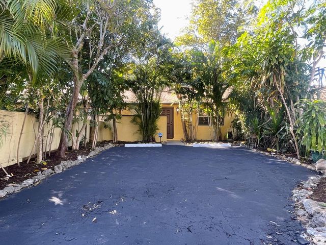 512 NW 43rd Place, Deerfield Beach, FL 33064