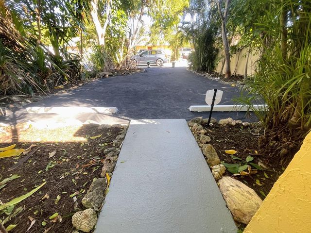 512 NW 43rd Place, Deerfield Beach, FL 33064