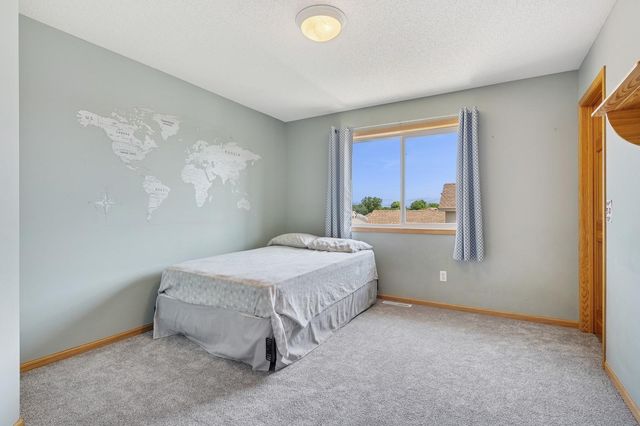 1322 129th Avenue NW, Coon Rapids, MN 55448
