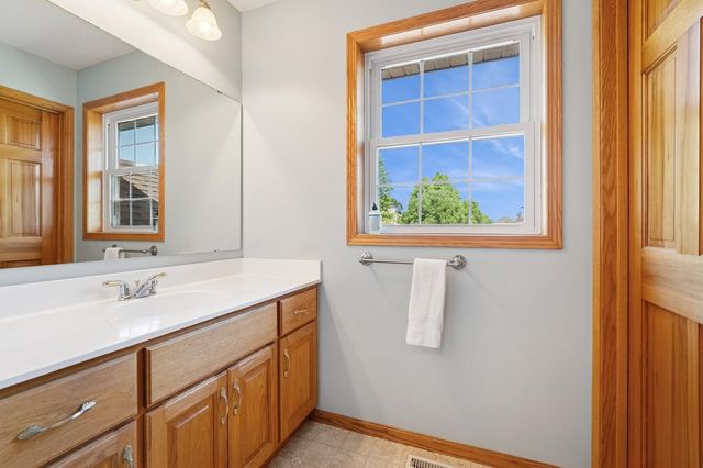 1322 129th Avenue NW, Coon Rapids, MN 55448