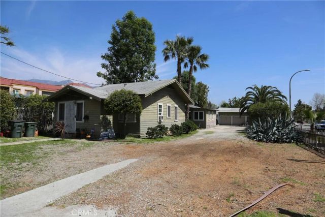 398 N Holliston Avenue, Pasadena, CA 91106