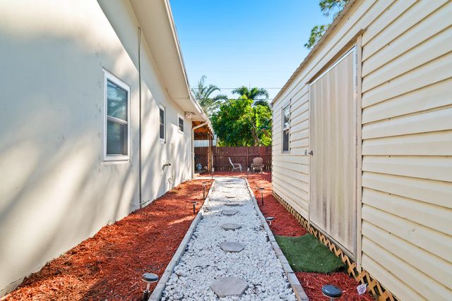 3642 Kitely Avenue, Boynton Beach, FL 33436