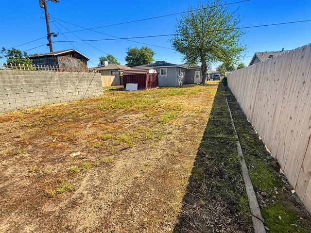 199 Spani Way, Pixley, CA 93256