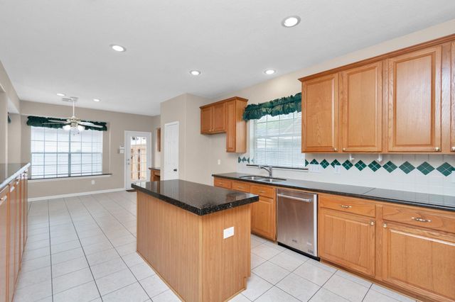 1915 Crescent Oak Drive, Missouri City, TX 77459