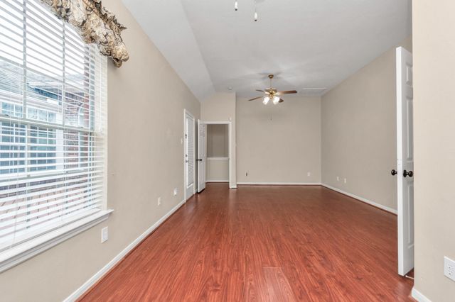 1915 Crescent Oak Drive, Missouri City, TX 77459