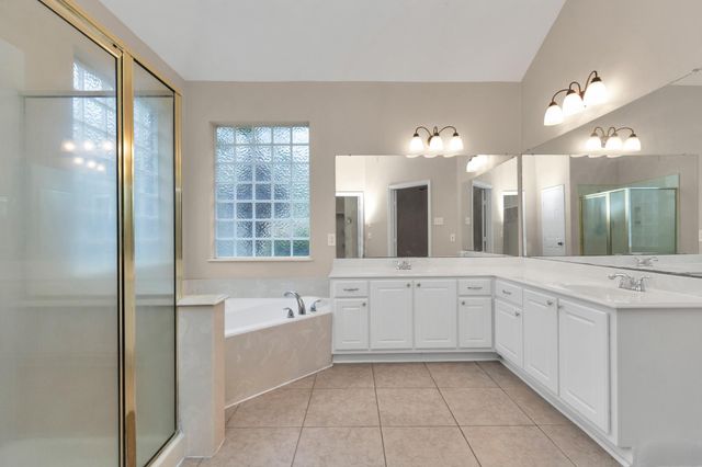 1915 Crescent Oak Drive, Missouri City, TX 77459