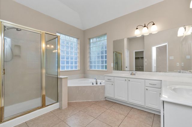 1915 Crescent Oak Drive, Missouri City, TX 77459