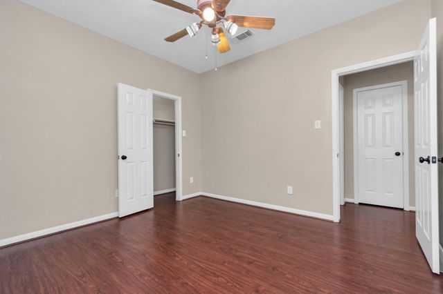 1915 Crescent Oak Drive, Missouri City, TX 77459