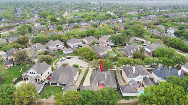 1915 Crescent Oak Drive, Missouri City, TX 77459