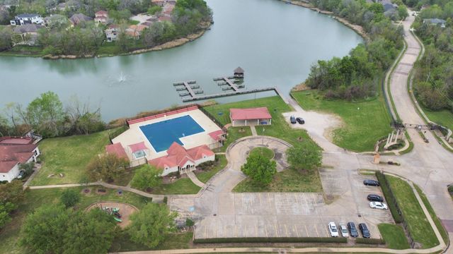 1915 Crescent Oak Drive, Missouri City, TX 77459