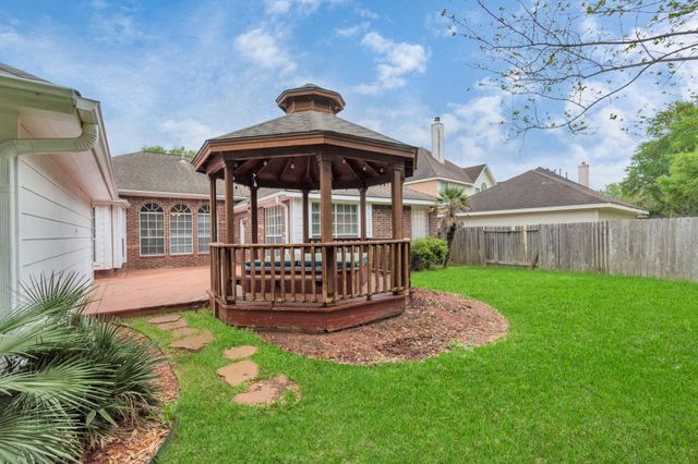 1915 Crescent Oak Drive, Missouri City, TX 77459