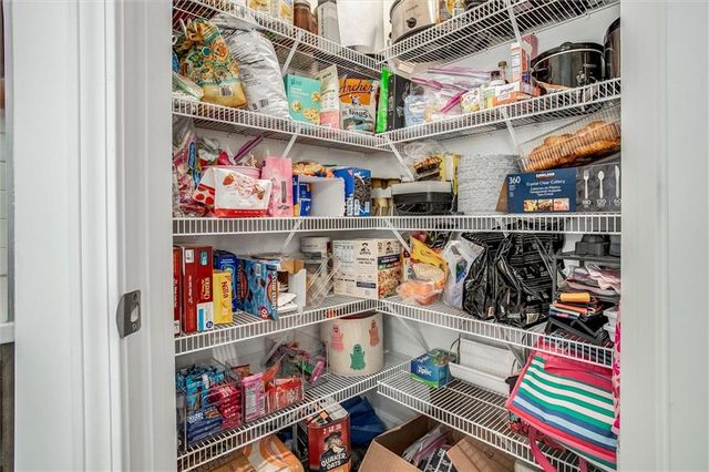 27031 E Oak View Drive, Lee's Summit, MO 64086