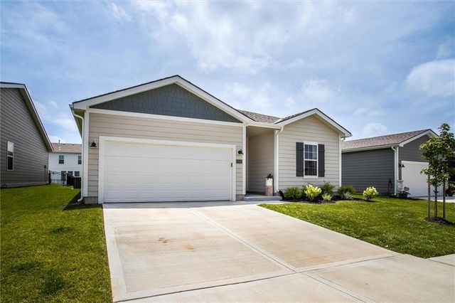 27031 E Oak View Drive, Lee's Summit, MO 64086