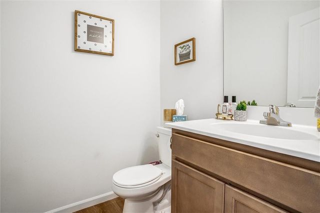27031 E Oak View Drive, Lee's Summit, MO 64086