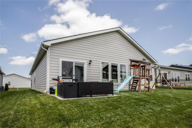 27031 E Oak View Drive, Lee's Summit, MO 64086