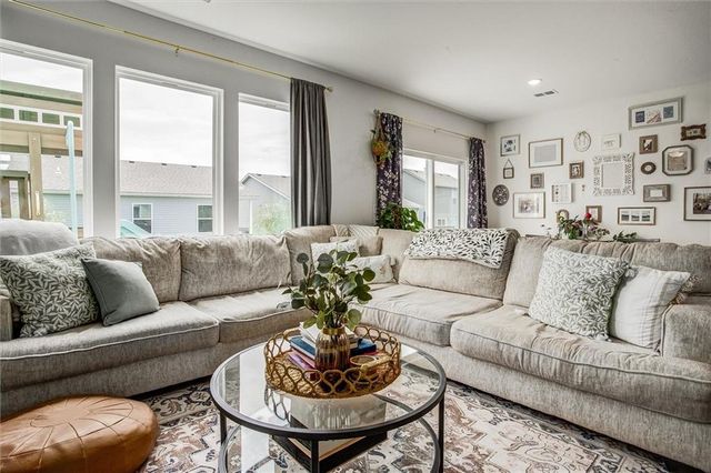 27031 E Oak View Drive, Lee's Summit, MO 64086