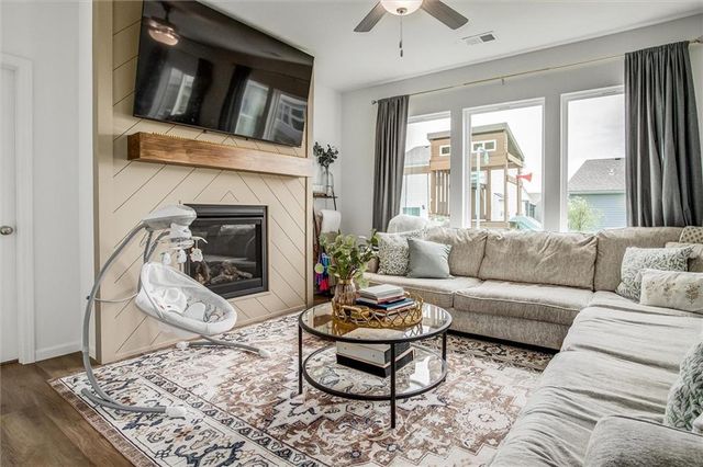 27031 E Oak View Drive, Lee's Summit, MO 64086