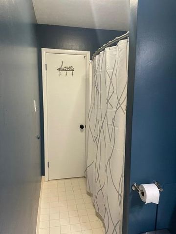 711 S Hawtorne, Westland, MI 48186