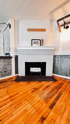 14 Glover Road, Barton, VT 05822