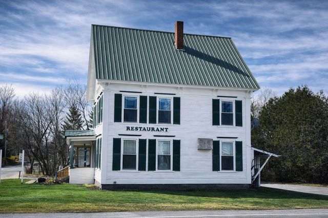 14 Glover Road, Barton, VT 05822