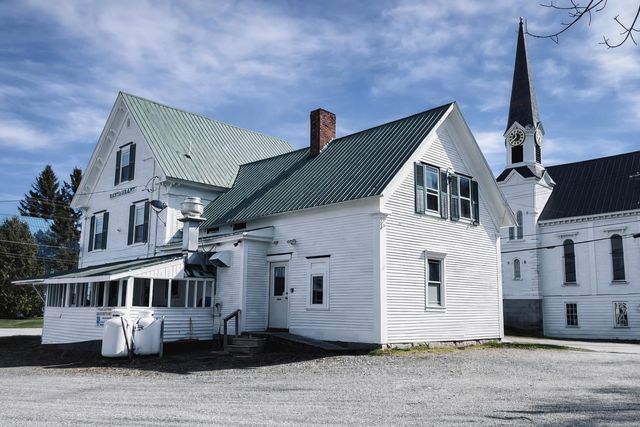 14 Glover Road, Barton, VT 05822