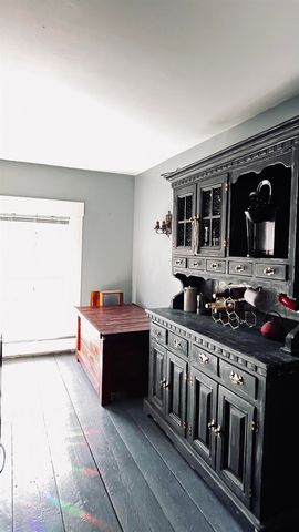 14 Glover Road, Barton, VT 05822