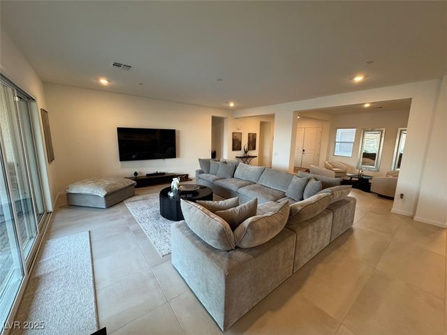 10851 Mila Landing Avenue, Las Vegas, NV 89166