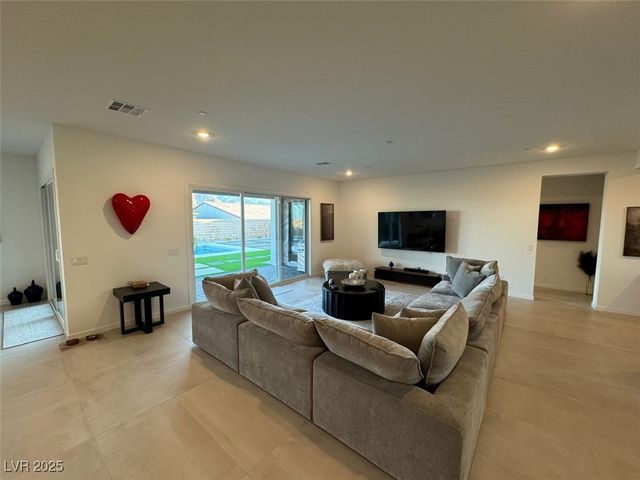 10851 Mila Landing Avenue, Las Vegas, NV 89166