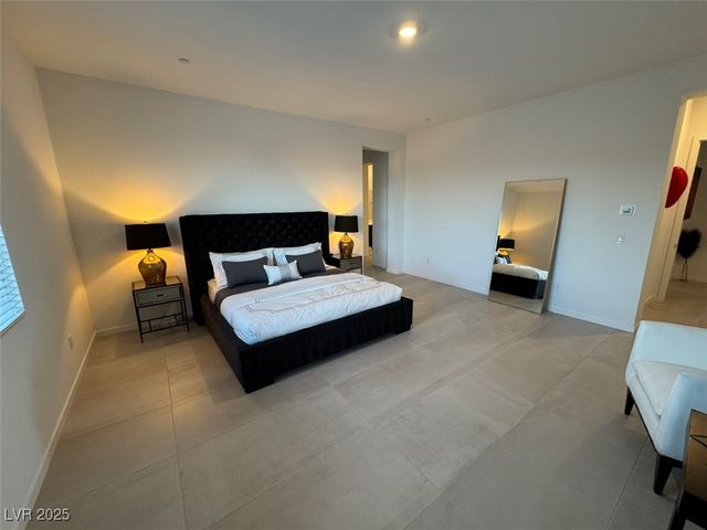 10851 Mila Landing Avenue, Las Vegas, NV 89166