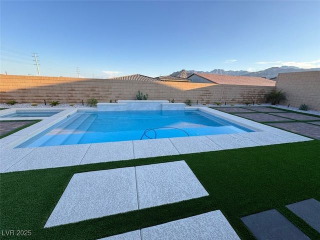 10851 Mila Landing Avenue, Las Vegas, NV 89166