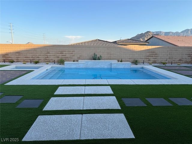 10851 Mila Landing Avenue, Las Vegas, NV 89166