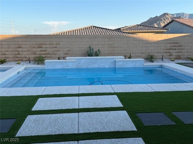 10851 Mila Landing Avenue, Las Vegas, NV 89166