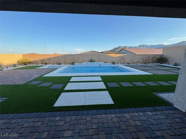 10851 Mila Landing Avenue, Las Vegas, NV 89166