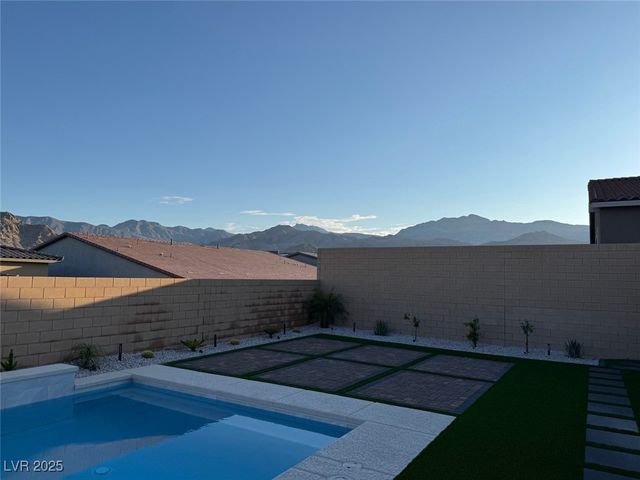 10851 Mila Landing Avenue, Las Vegas, NV 89166