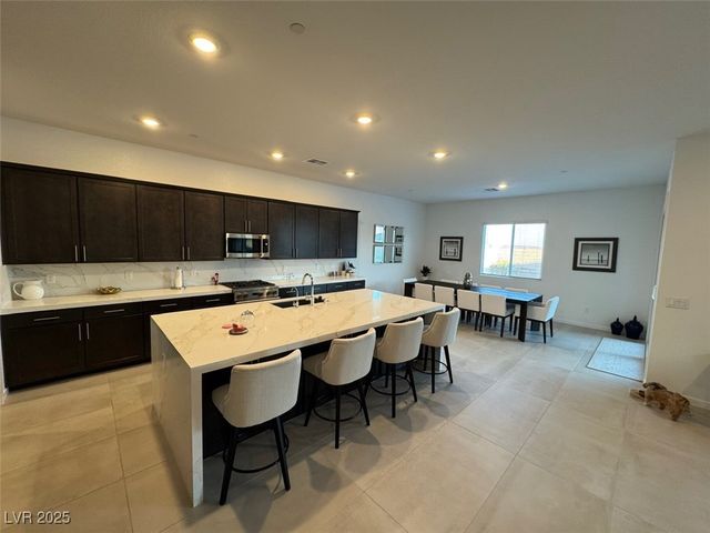 10851 Mila Landing Avenue, Las Vegas, NV 89166