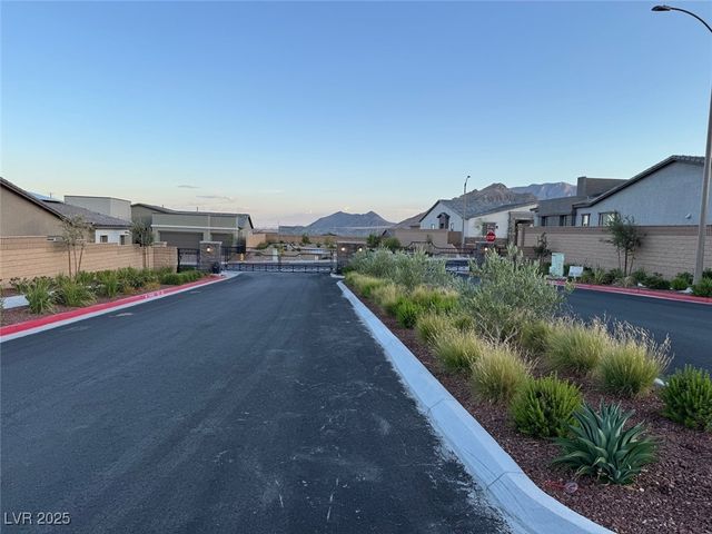 10851 Mila Landing Avenue, Las Vegas, NV 89166