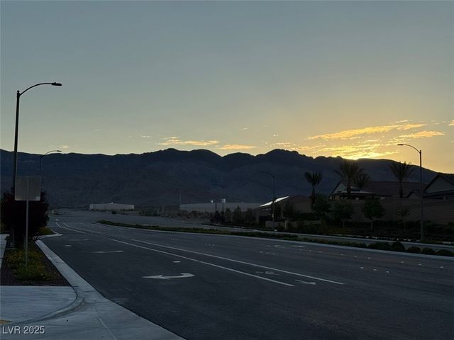 10851 Mila Landing Avenue, Las Vegas, NV 89166