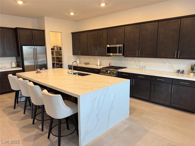 10851 Mila Landing Avenue, Las Vegas, NV 89166