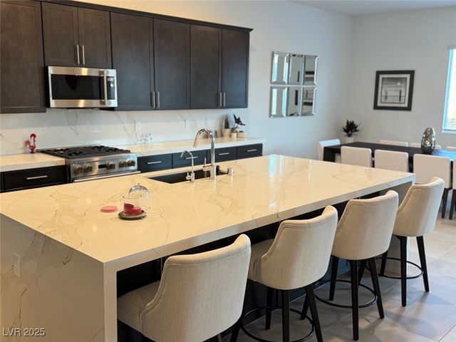 10851 Mila Landing Avenue, Las Vegas, NV 89166