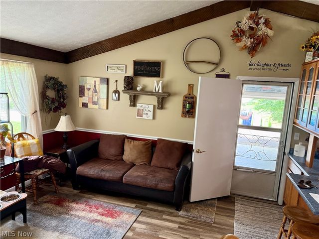 572 Hughes Drive, Tallmadge, OH 44278