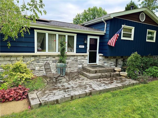 572 Hughes Drive, Tallmadge, OH 44278