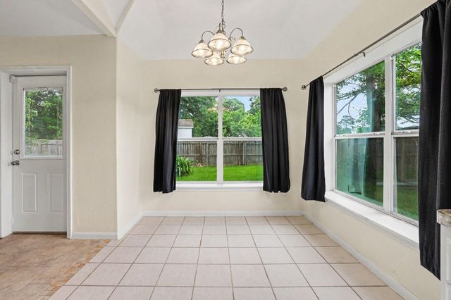 135 Kellyn Oaks Drive, Conroe, TX 77306