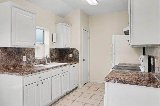135 Kellyn Oaks Drive, Conroe, TX 77306