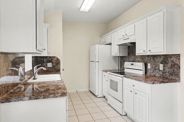 135 Kellyn Oaks Drive, Conroe, TX 77306