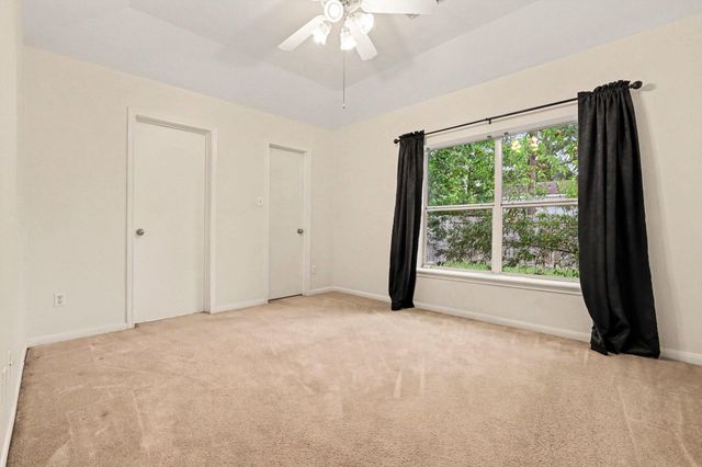 135 Kellyn Oaks Drive, Conroe, TX 77306