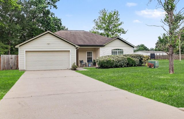 135 Kellyn Oaks Drive, Conroe, TX 77306