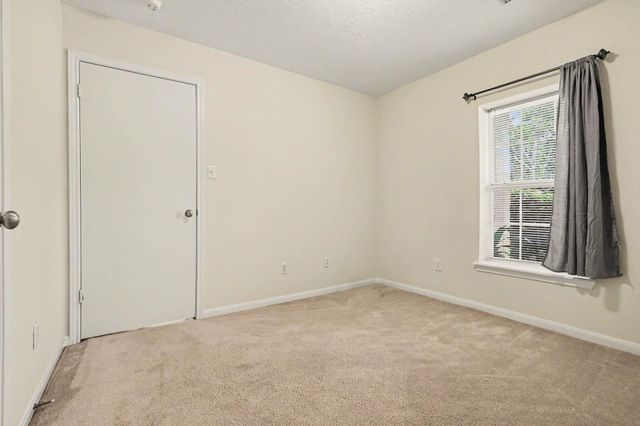 135 Kellyn Oaks Drive, Conroe, TX 77306