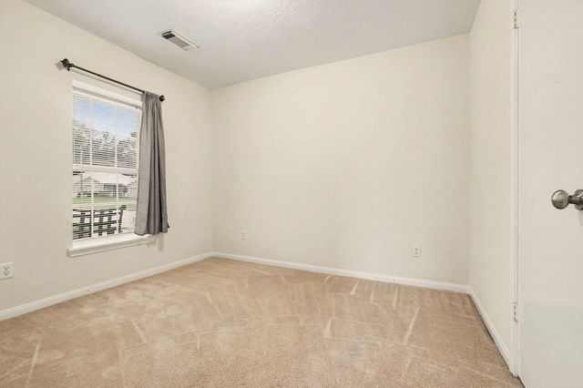 135 Kellyn Oaks Drive, Conroe, TX 77306