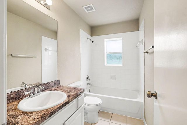 135 Kellyn Oaks Drive, Conroe, TX 77306