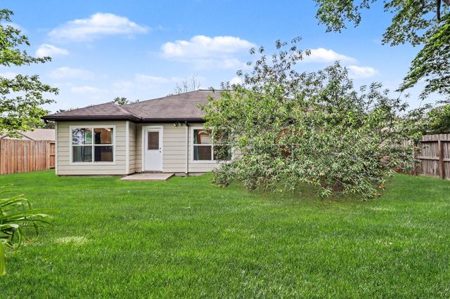 135 Kellyn Oaks Drive, Conroe, TX 77306